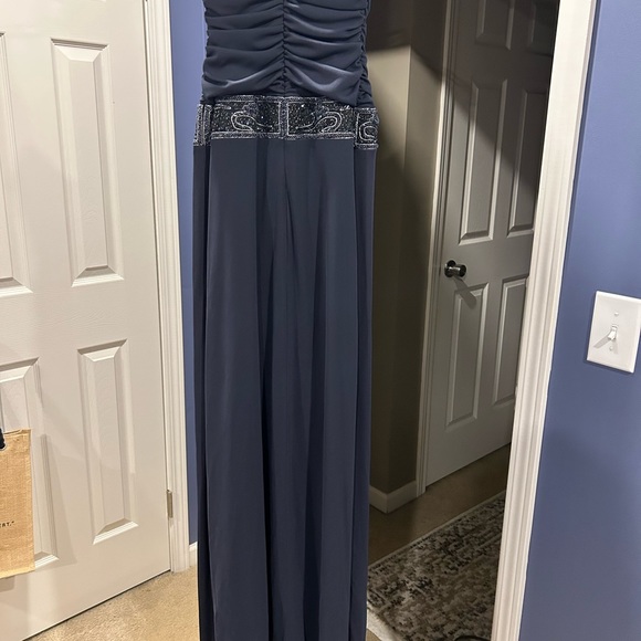 Event gown - Picture 7 of 7